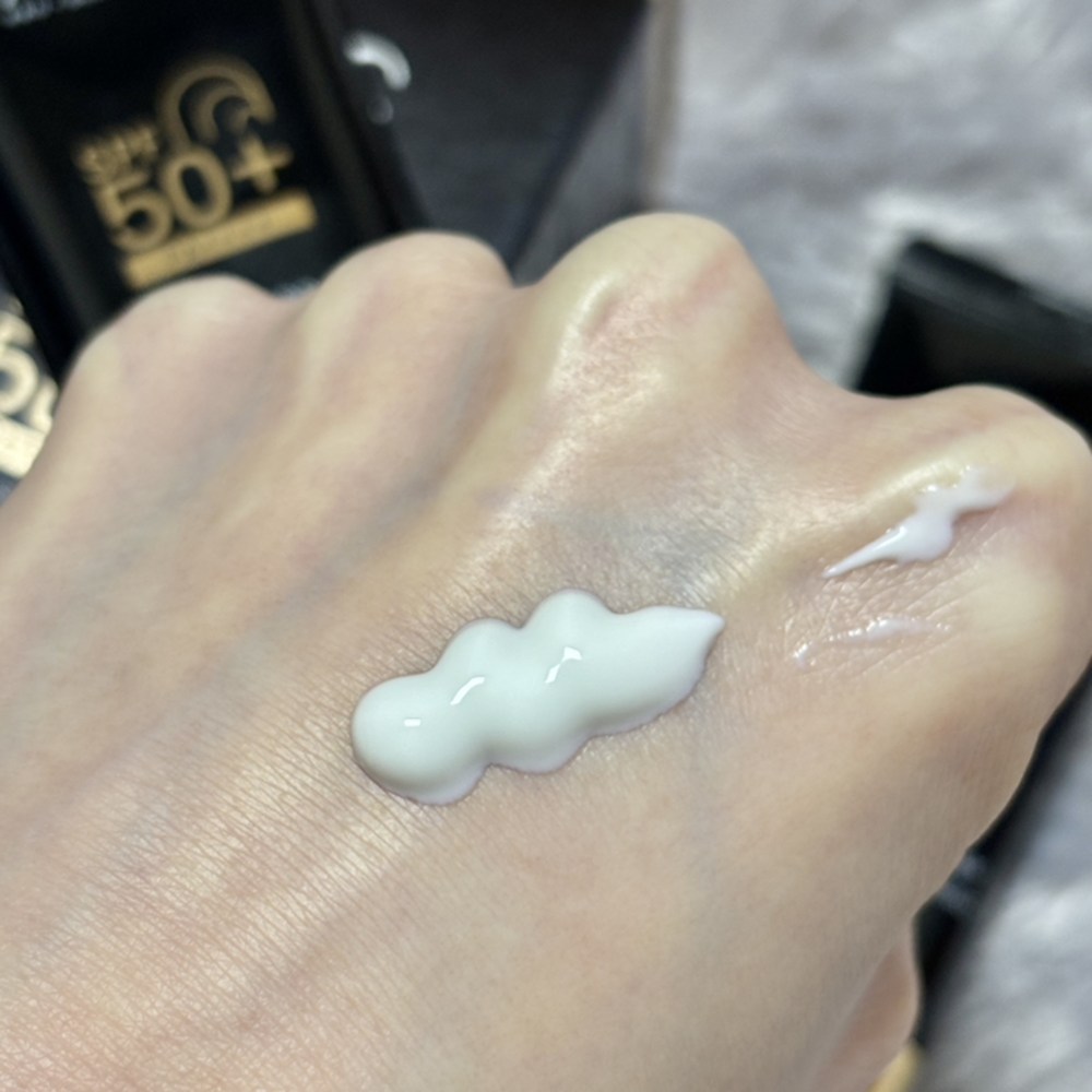 AHC 마스터즈 아쿠아 리치 선크림 SPF50+ PA++++ 구매 후기 이미지